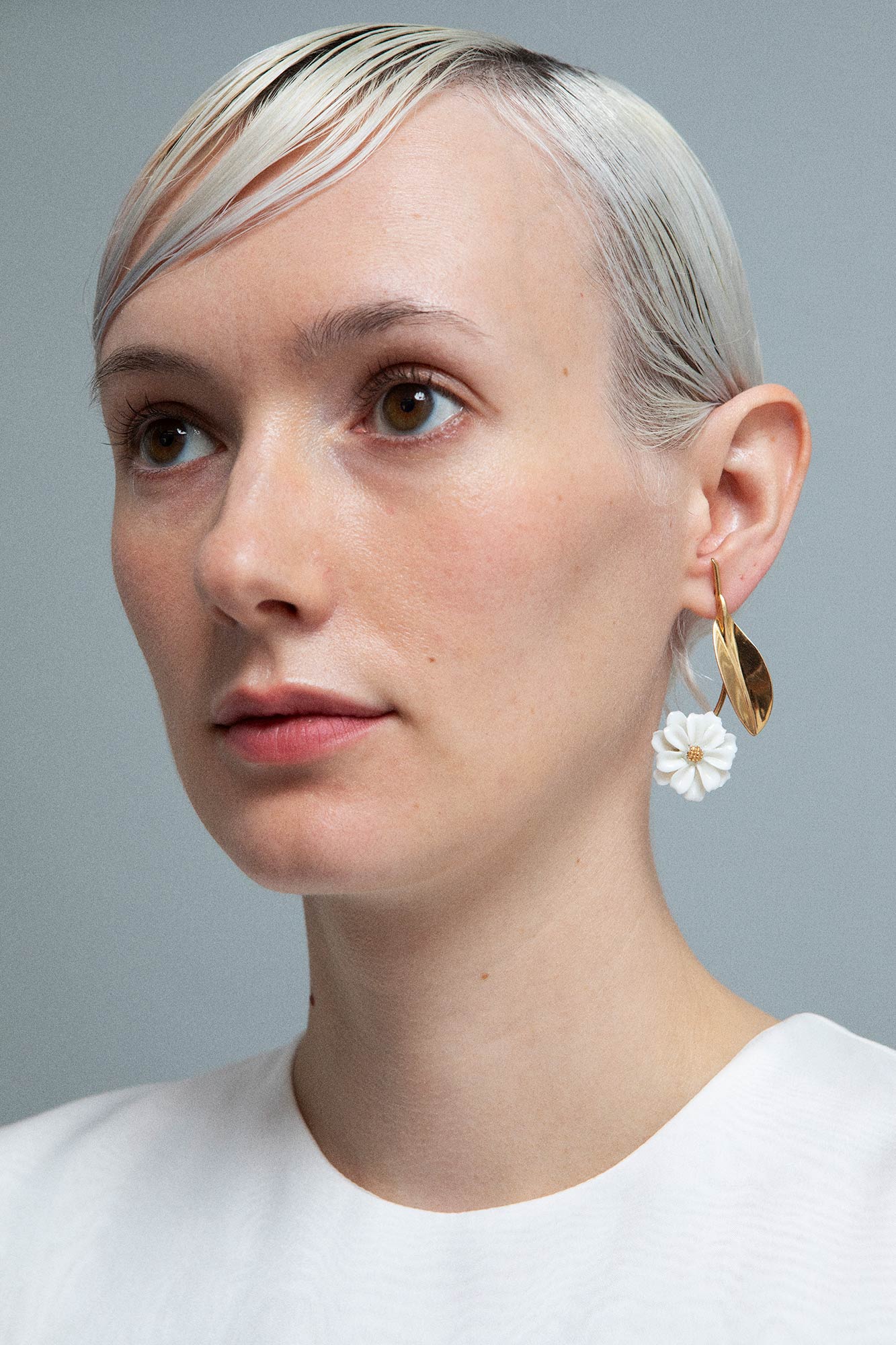 DAISY STEM EARRINGS GOLD - ANDRESGALLARDO