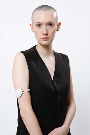 HAND GRAB BRACELET - ANDRESGALLARDO