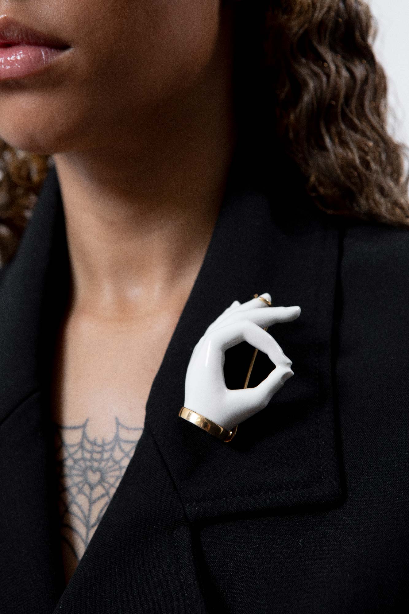 HAND PIN – ANDRESGALLARDO