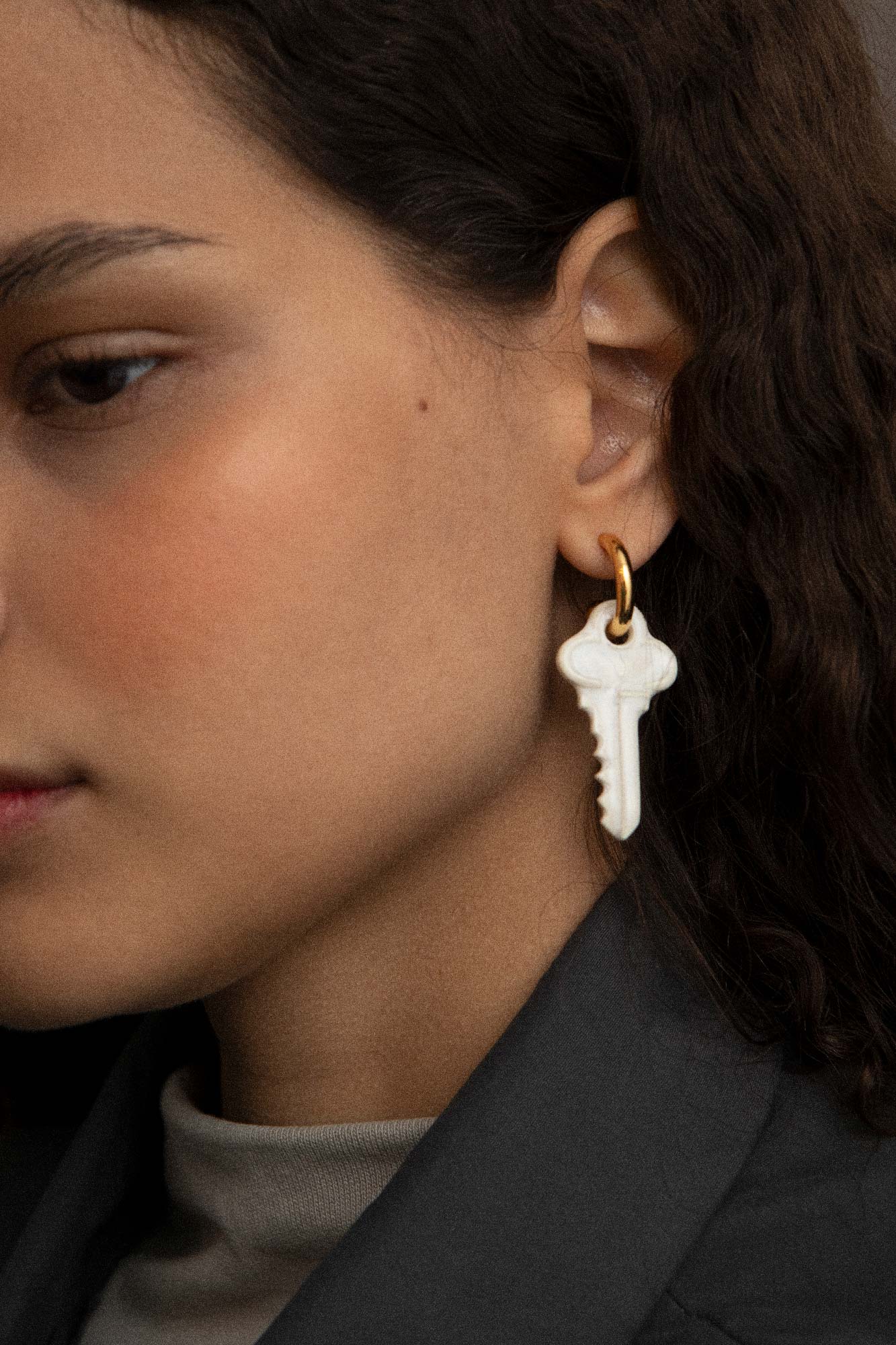 KEY HOOP SING EARRING - ANDRESGALLARDO