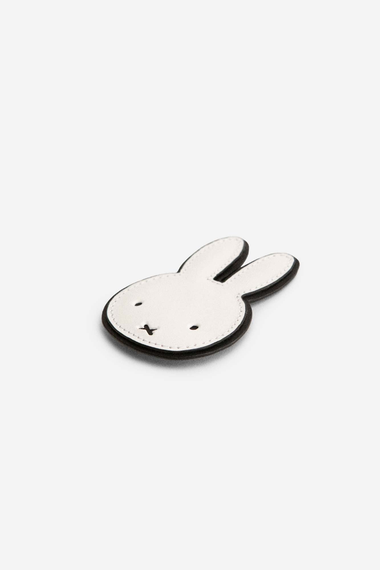 MIFFY LEATHER BROOCH - ANDRESGALLARDO