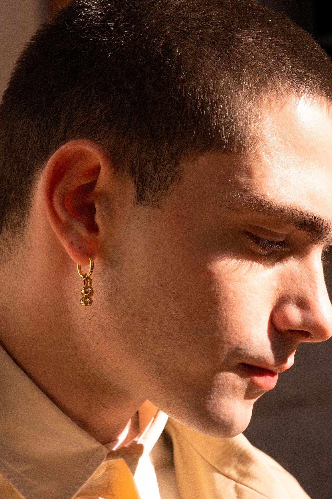 MIFFY METAL SING HOOP EARRING - ANDRESGALLARDO