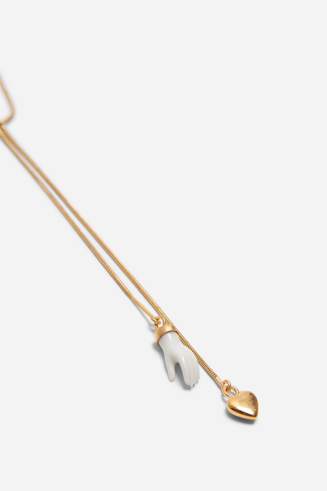 REACHING LOVE CHOKER - ANDRESGALLARDO