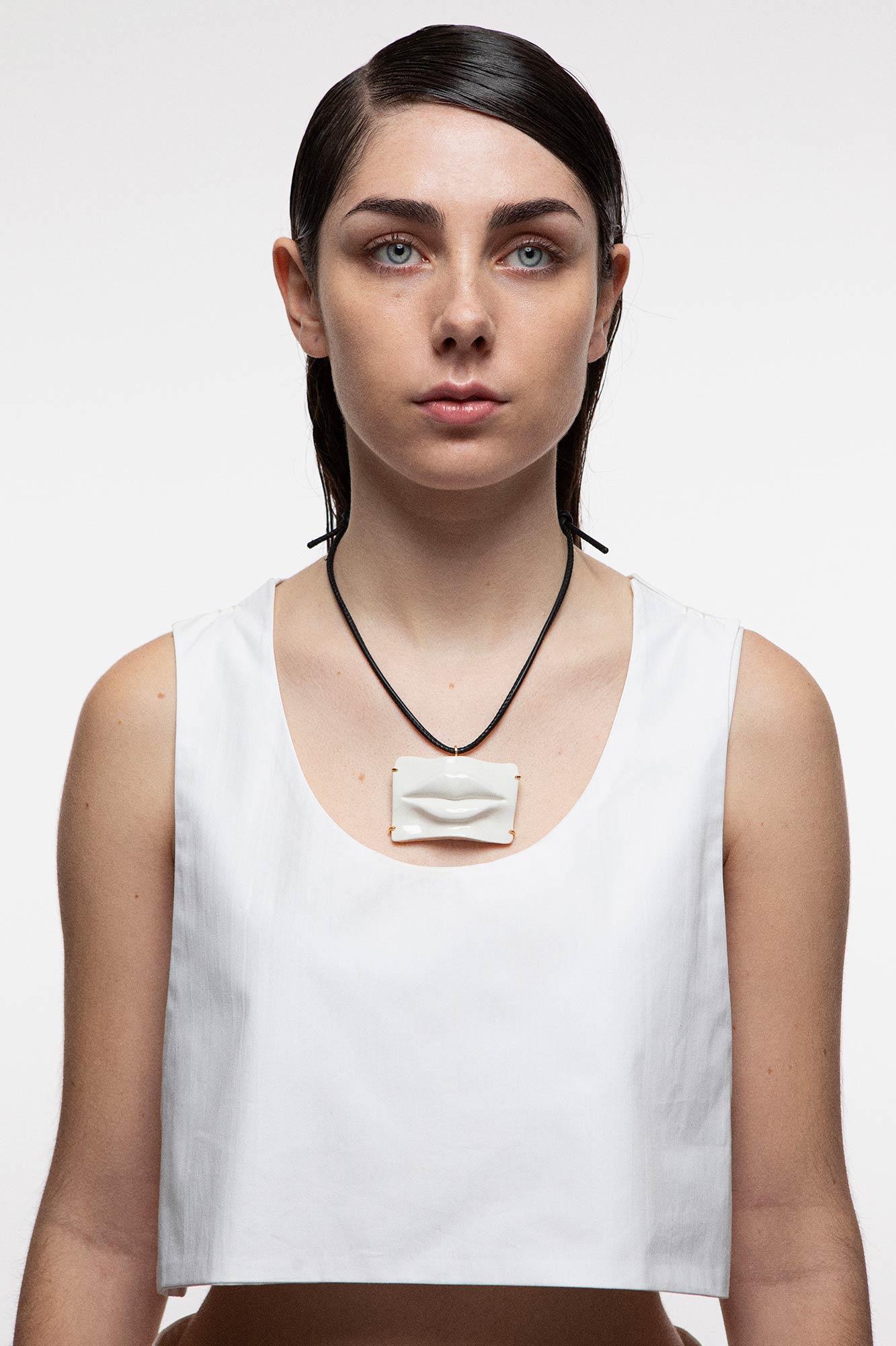 MOUTH BIG NECKLACE WHITE - ANDRESGALLARDO